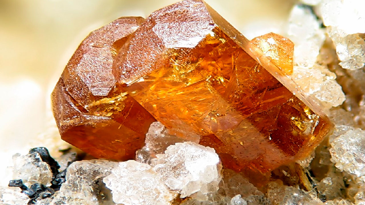 Bastnasita (Bastnasite)