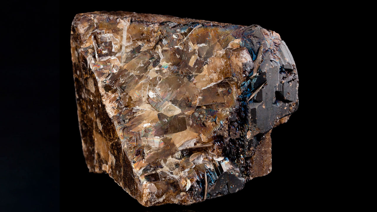 Estibiotalita (Stibiotantalite)